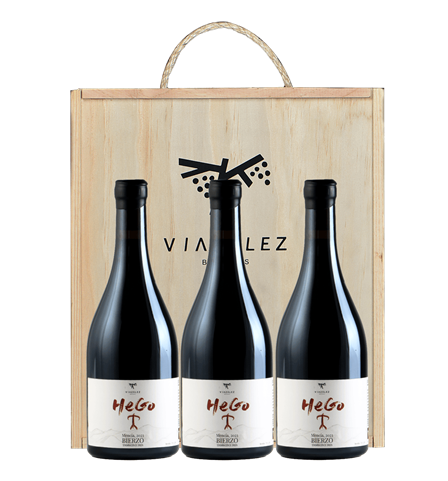 Pack 3 botellas de vino HeGo y estuche de madera