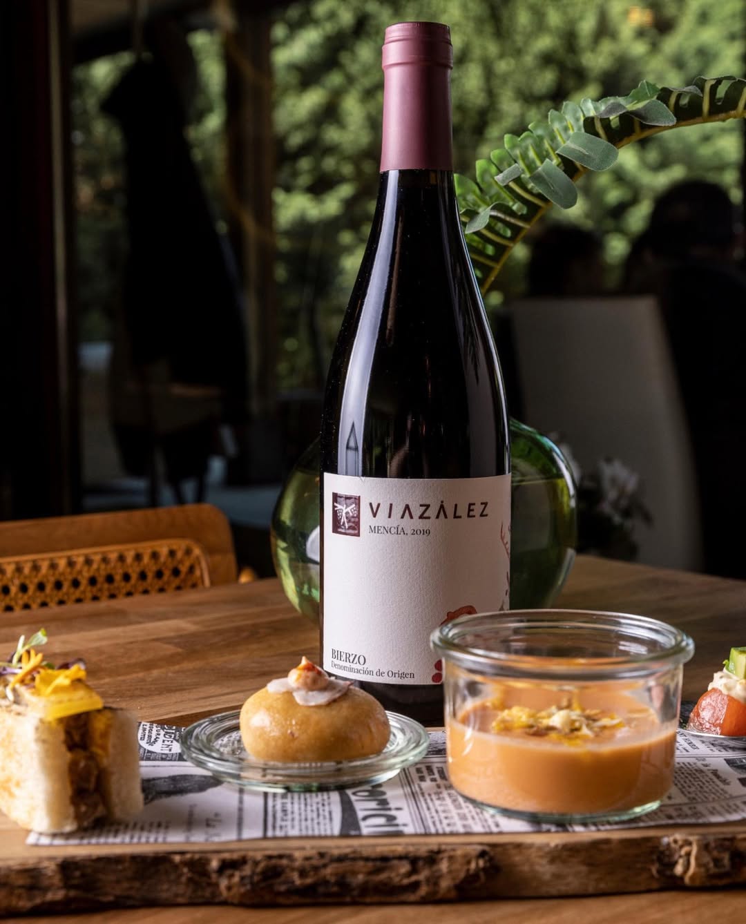 Vino Viazález con comida