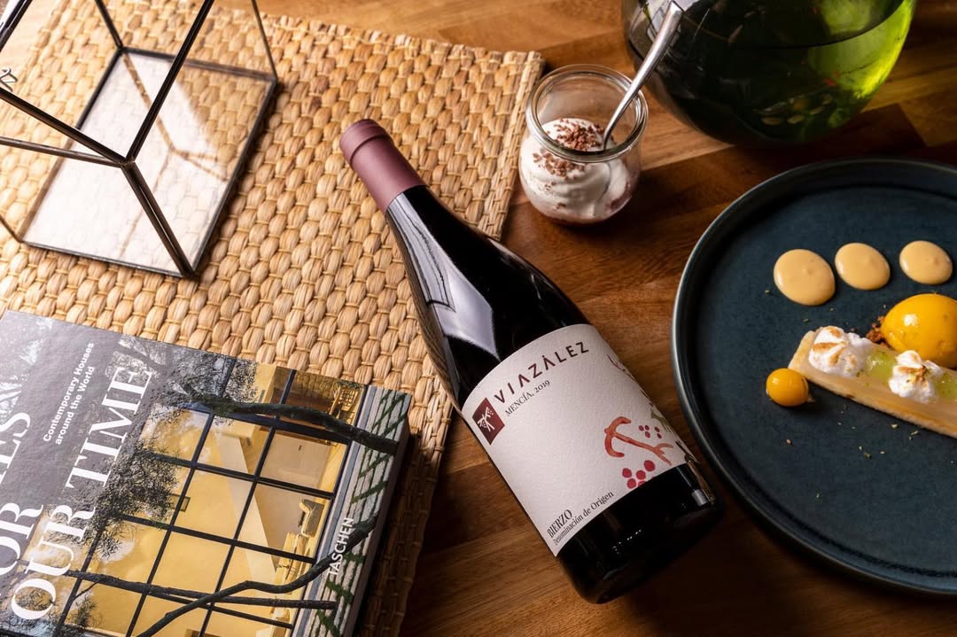 Bodegón con el vino Viazález